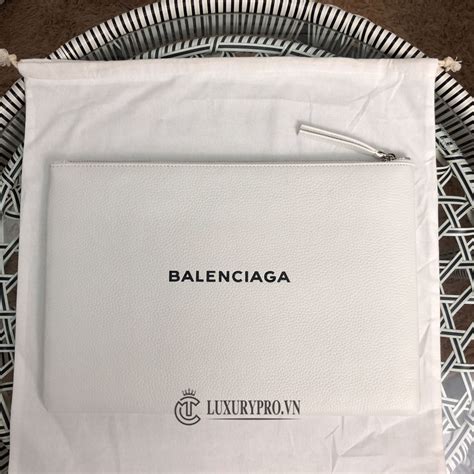 fake balenciaga clutch